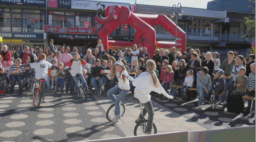 Weltkindertag in Wadern Einradshow