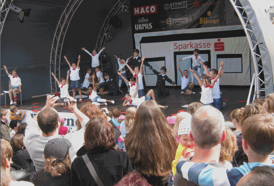kids-Let`s dance Zwergenland Wadern Stadtfest 2011